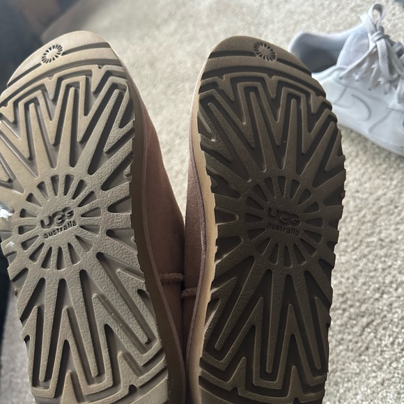 Ugg tall buts - Picture 2 of 5
